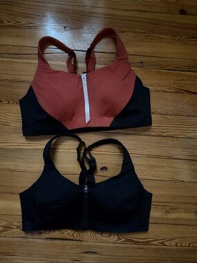 VSX Knockout Front-Close Sports Bras in Rust and Black (Pair)